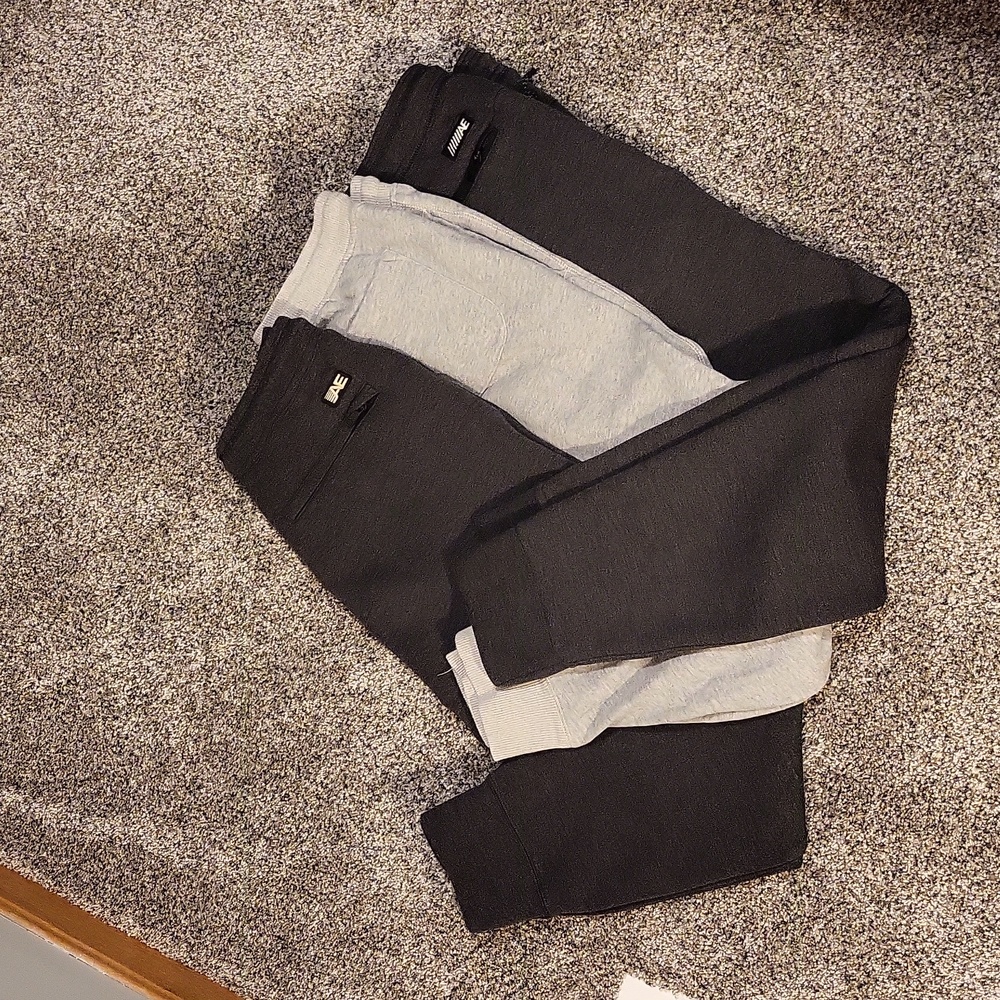 AEO Three Pairs of Men's Joggers